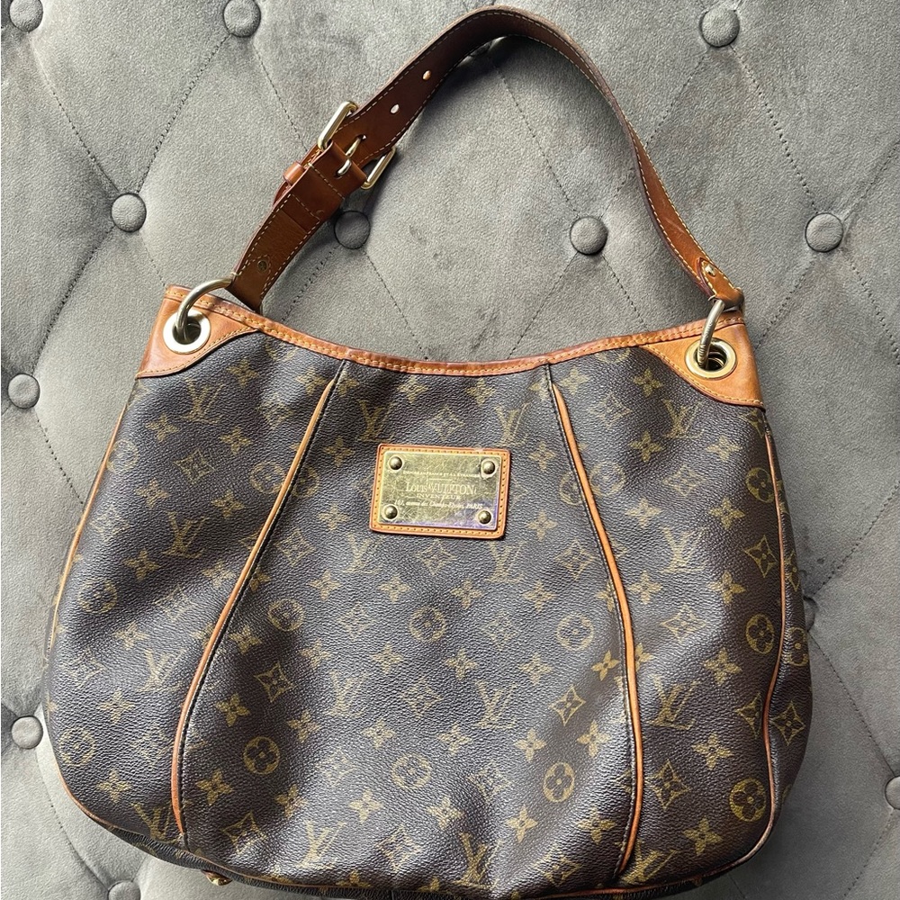 Louis Vuitton Galliera Shoulder bag